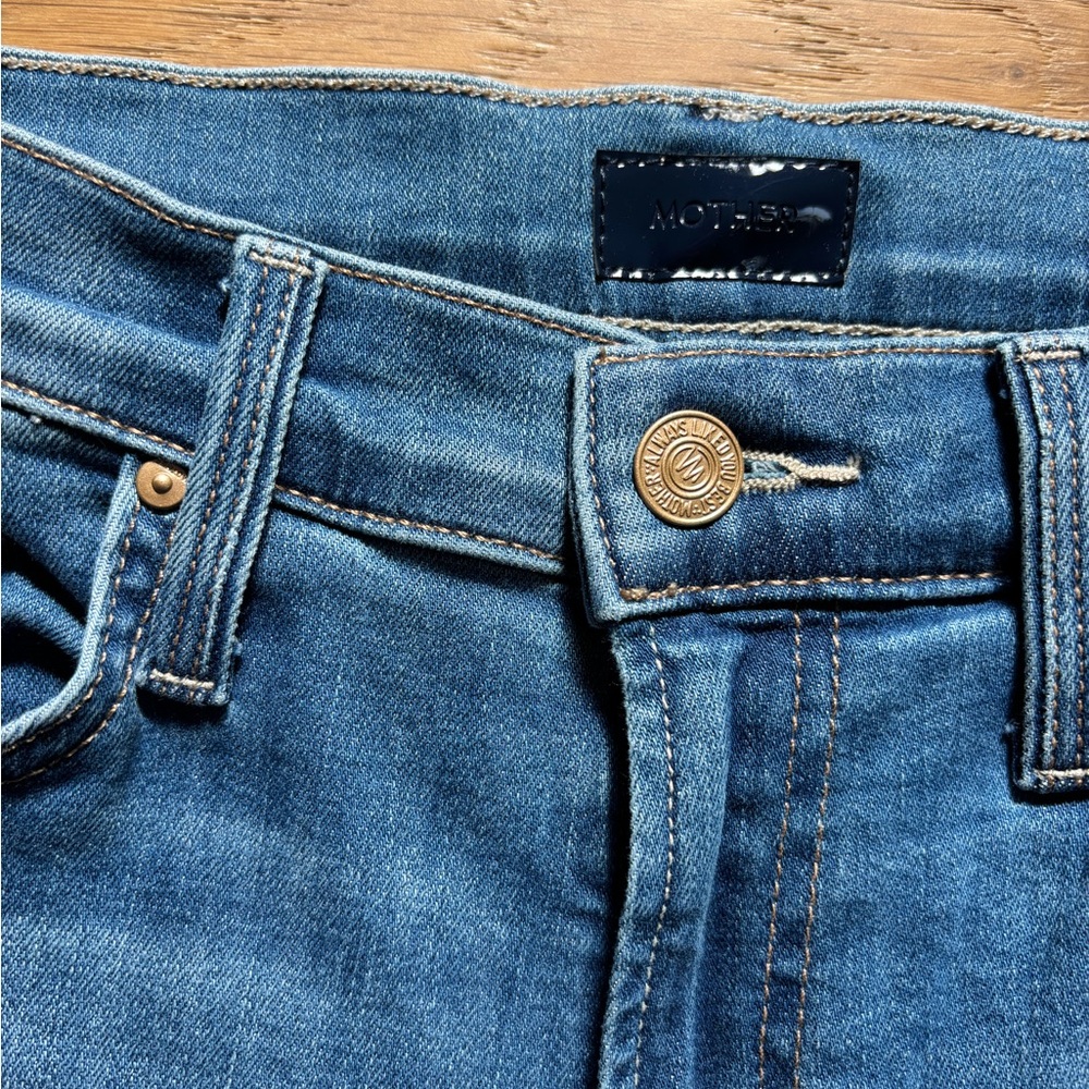 MOTHER Mid Rise Rider Ankle Jeans in Lhasa Love - Picture 6 of 9